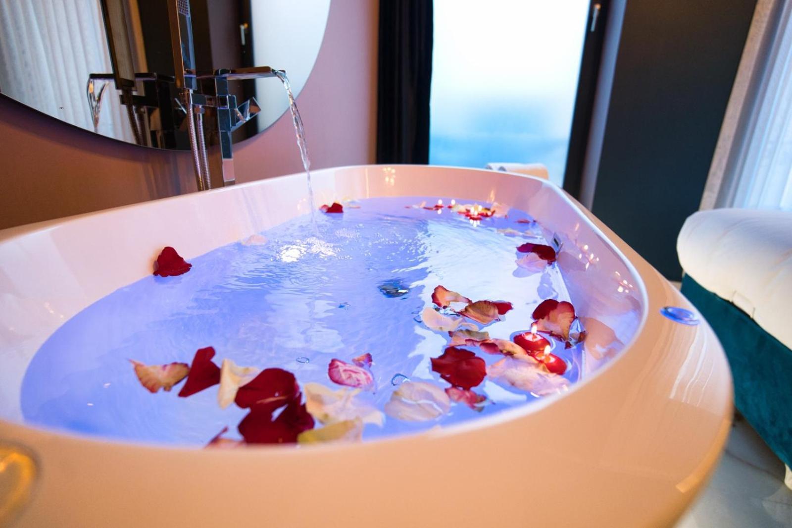 Life Voyage Residence & Spa - Strasbourg'S City Center Luxury Experience Buitenkant foto